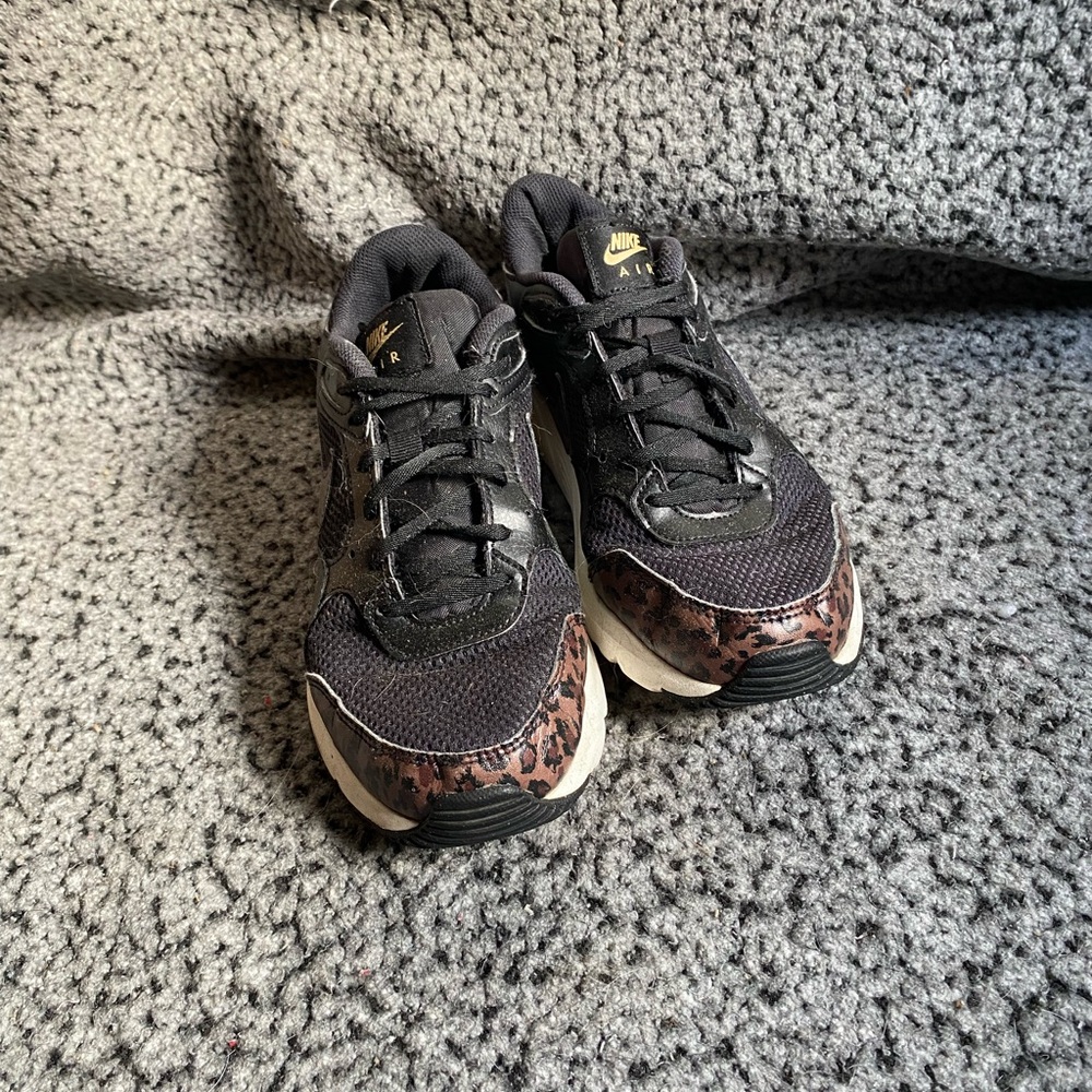 Nike Women's Black and Leopard Print Sneakers size 9